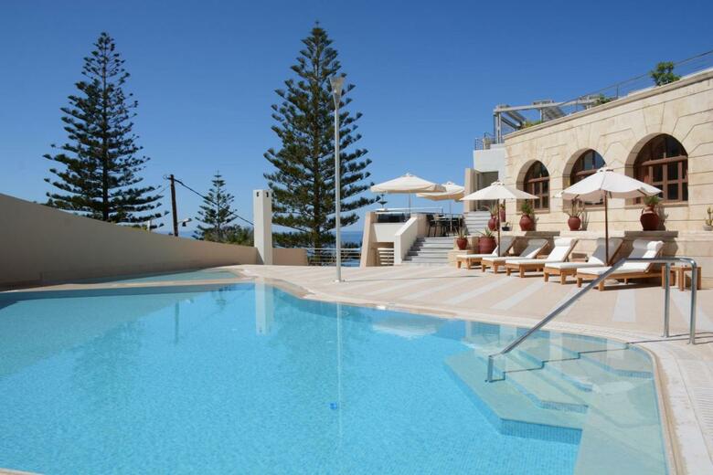 Hotel Macaris Suites And Spa