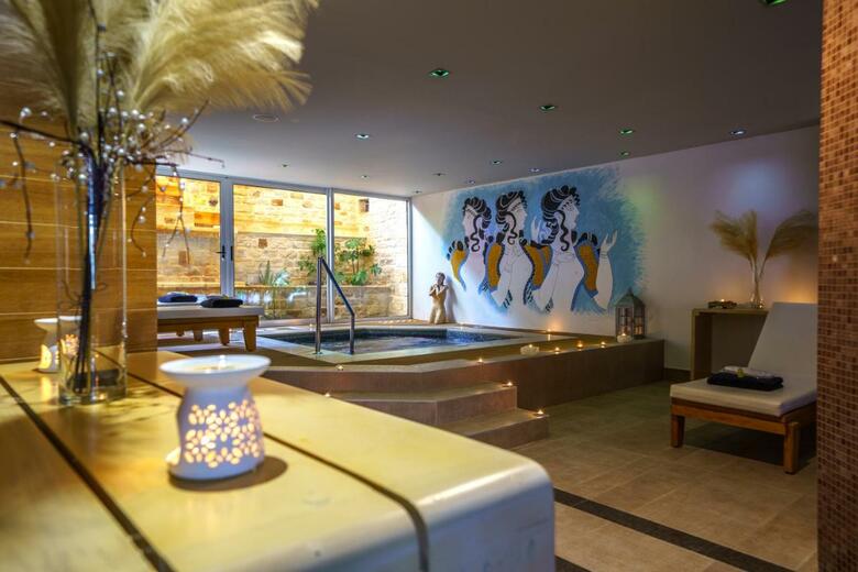 Hotel Macaris Suites And Spa