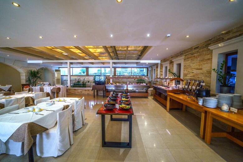 Hotel Macaris Suites And Spa