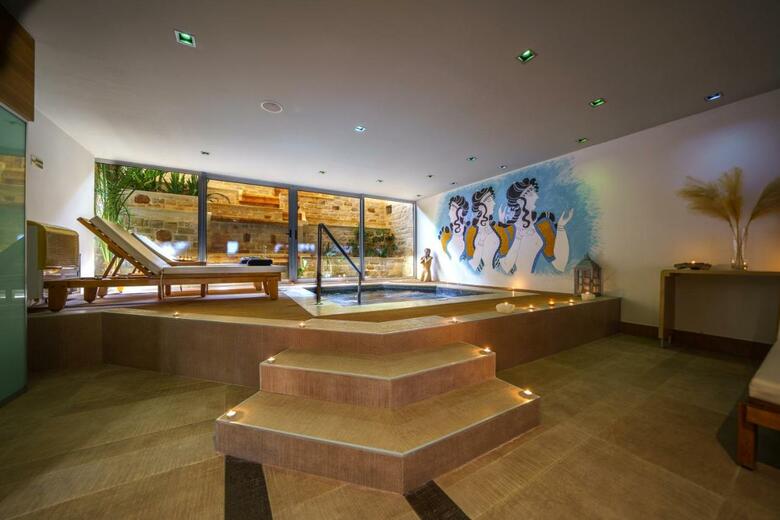 Hotel Macaris Suites And Spa