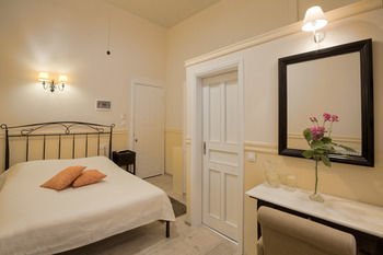 Hotel Omorfi Poli