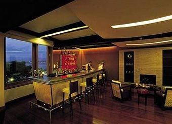Amphitryon Hotel