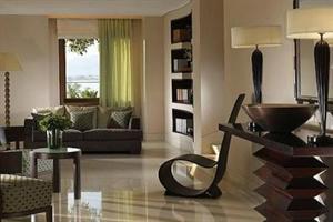 Amphitryon Hotel
