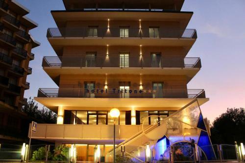 Hotel Tritone