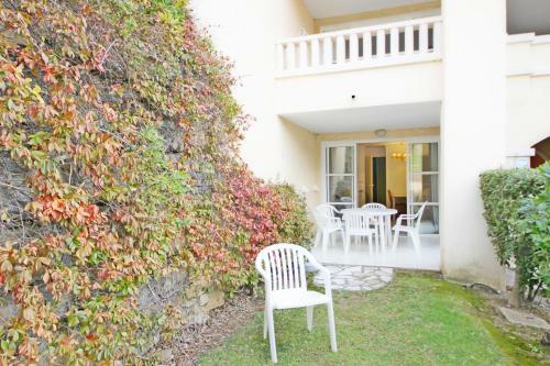 Apartamento Cap Est�rel Village : Studio Rez De Jardin J2 : 78la