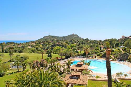 Apartamento Cap Est�rel Village : Studio Rez De Jardin J2 : 78la