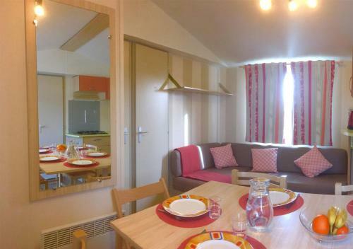 Mobil Home Dans Parc Des 7 Fonts