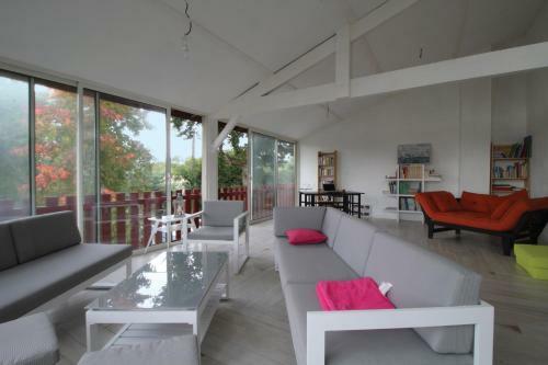 Grande Villa � 100 M De La Plage