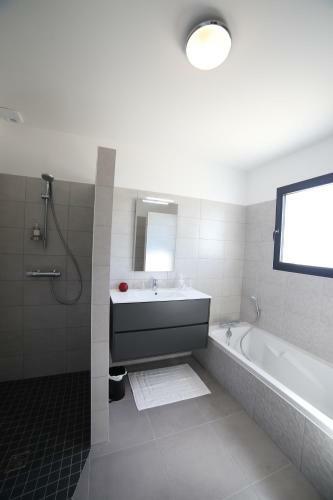 Bed & Breakfast C�t� Pin�de