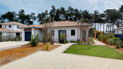 Bed & Breakfast C�t� Pin�de