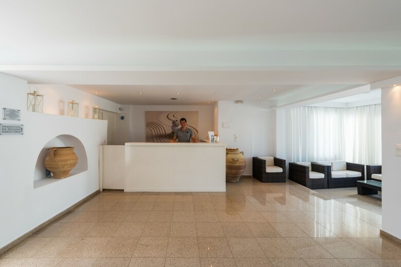 Giannoulaki Village Hotel