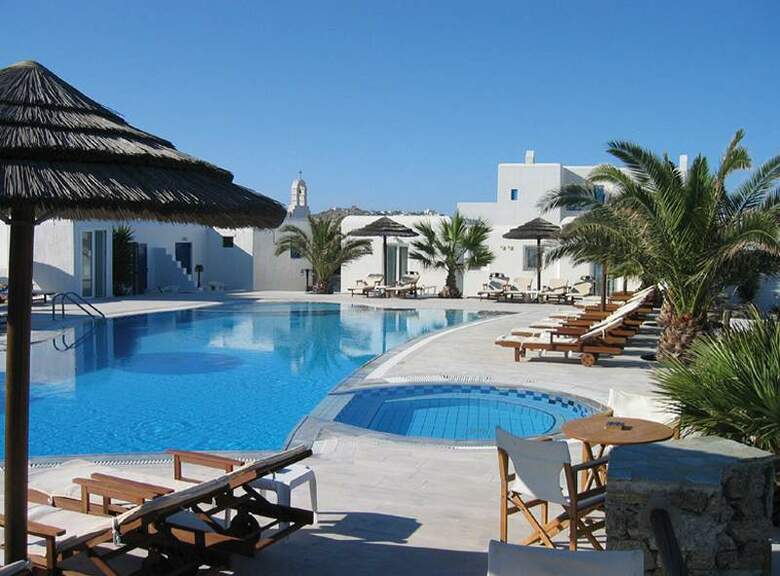 Giannoulaki Village Hotel