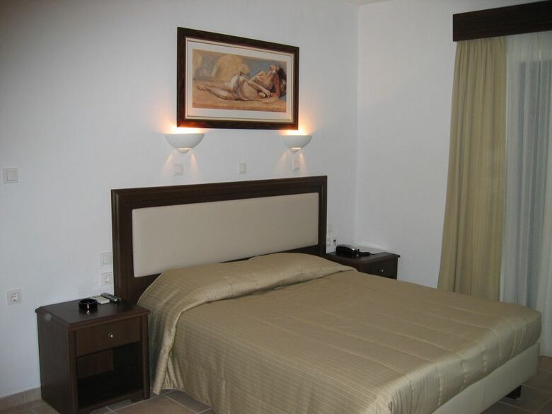 Giannoulaki Village Hotel