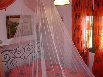 Hotel Monambeles Villas