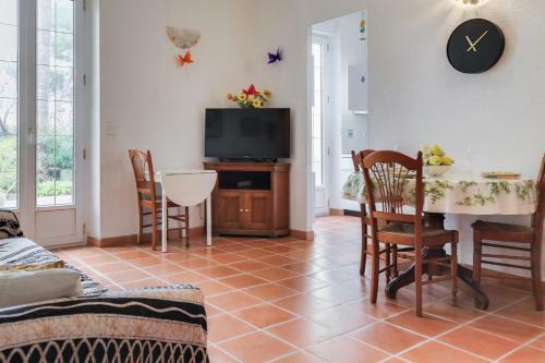 Apartamento Bas De Villa Proche Du Bord De Mer D Antibes