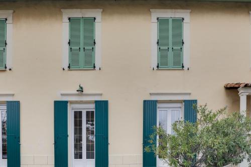 Apartamento Bas De Villa Proche Du Bord De Mer D Antibes