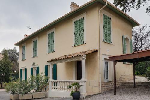 Apartamento Bas De Villa Proche Du Bord De Mer D Antibes