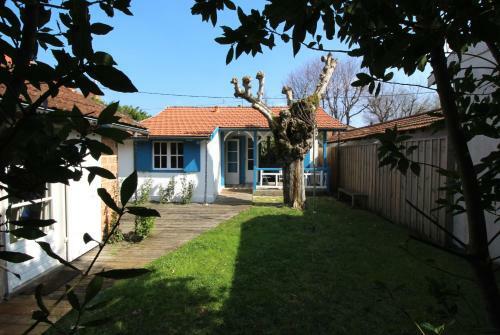 Petite Maison Typique Ar�s
