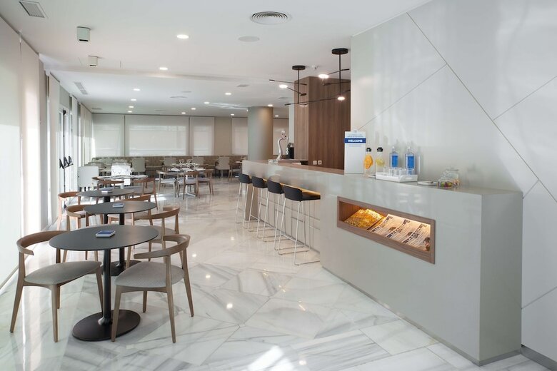Hotel NH Madrid Barajas Airport