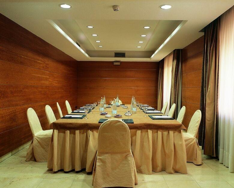 Hotel NH Collection Madrid Col�n