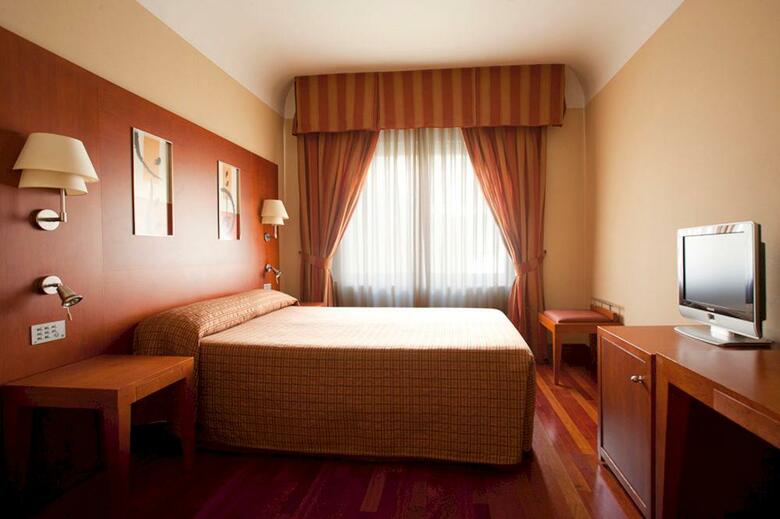 Hotel NH Collection Madrid Col�n
