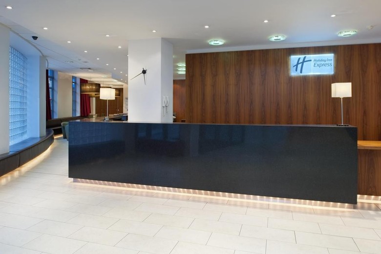 Hotel Express By Holiday Inn London City