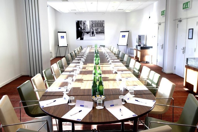 Hotel Express By Holiday Inn London City