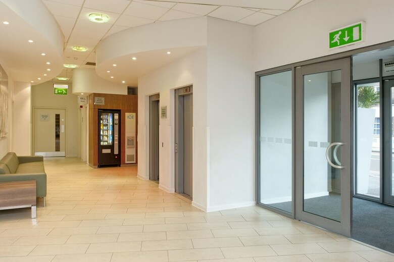 Hotel Express By Holiday Inn London City