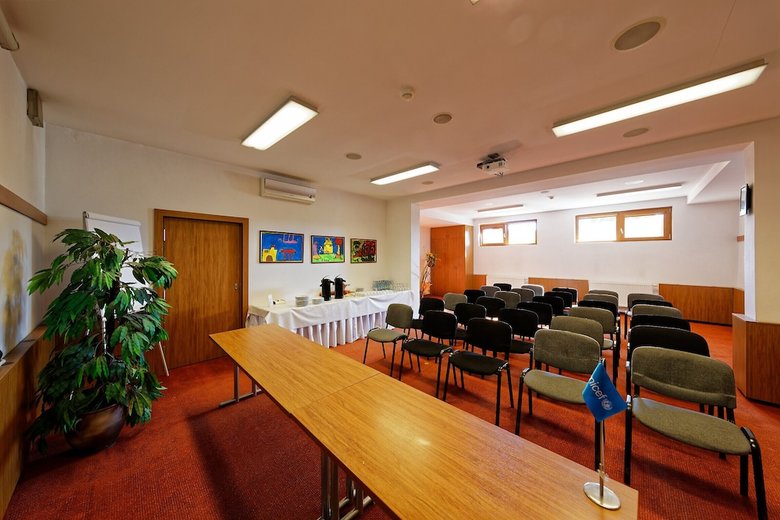Max Inn Hotel