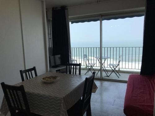 Apartment Appartement Nadaillac : L'oc�an Pour Horizon