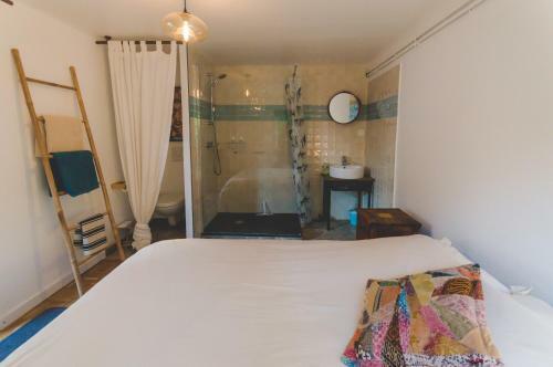 Bed & Breakfast Joyu Surf Shack