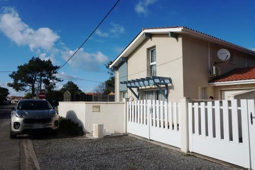 251 Rue Des Pinsons -095