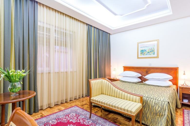 Hotel President