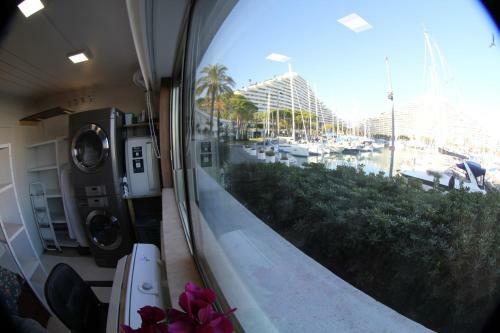 Motel Marina Beach Boats View
