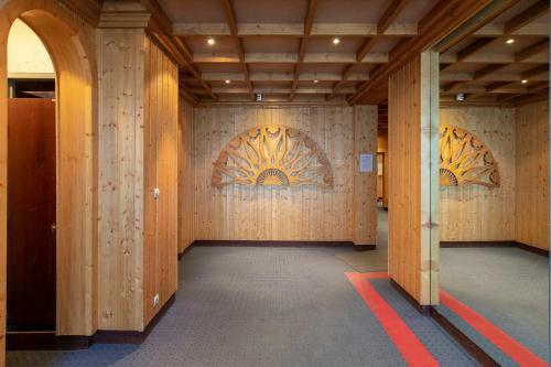 Apartamentos R�sidence Les C�mes - Centre Val D'is�re