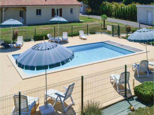 Three-bedroom Holiday Home In Savignac-les-eglises