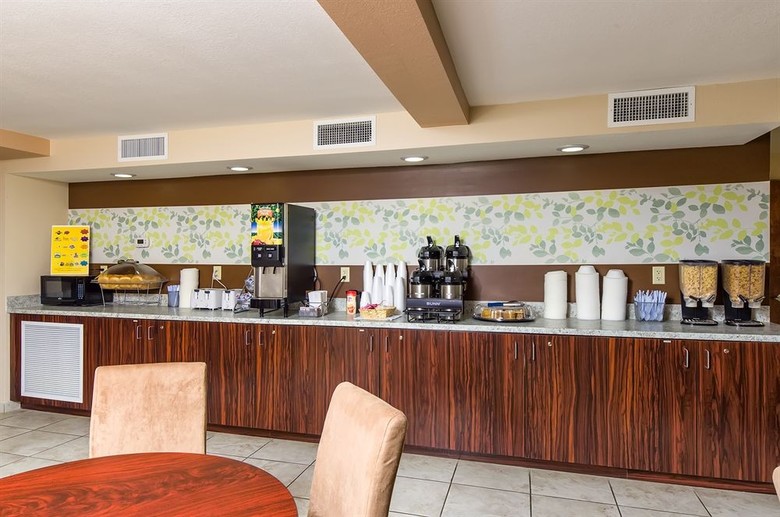 Magnuson Hotel