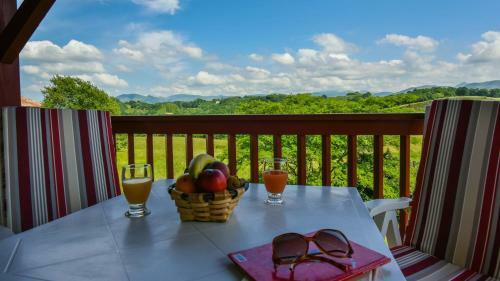 Hotel Logis H�tel Baratxartea