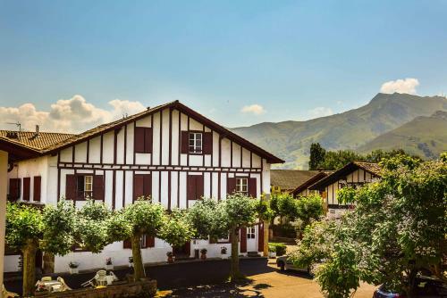 Hotel Logis H�tel Baratxartea