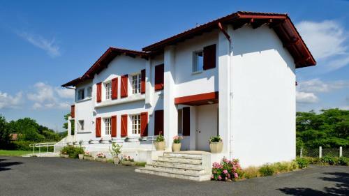 Hotel Logis H�tel Baratxartea