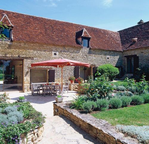 Sarlat-la-caneda Villa Sleeps 15 Pool