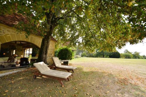 Sarlat-la-caneda Villa Sleeps 15 Pool