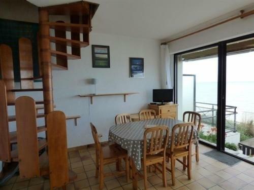 Apartment Saint Pair Sur Mer, Appartement De Type F4 En Front De Mer