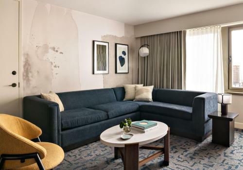 Kimpton Hotel Theta, An Ihg Hotel