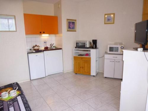 Apartment Club 1