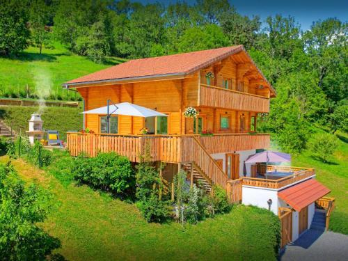 Chalet Carter - Ovo Network