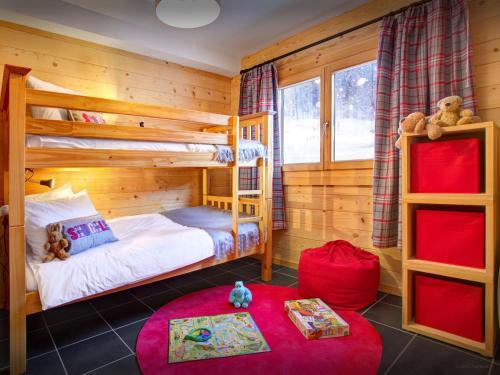 Chalet Carter - Ovo Network