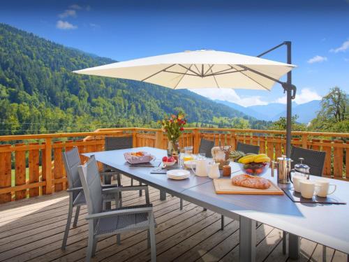 Chalet Carter - Ovo Network