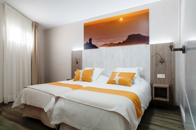Aparthotel Corona Roja