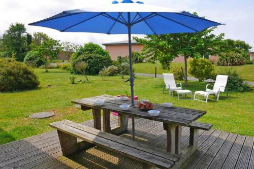 Holiday Home Guiss�ny - Bre051030-f